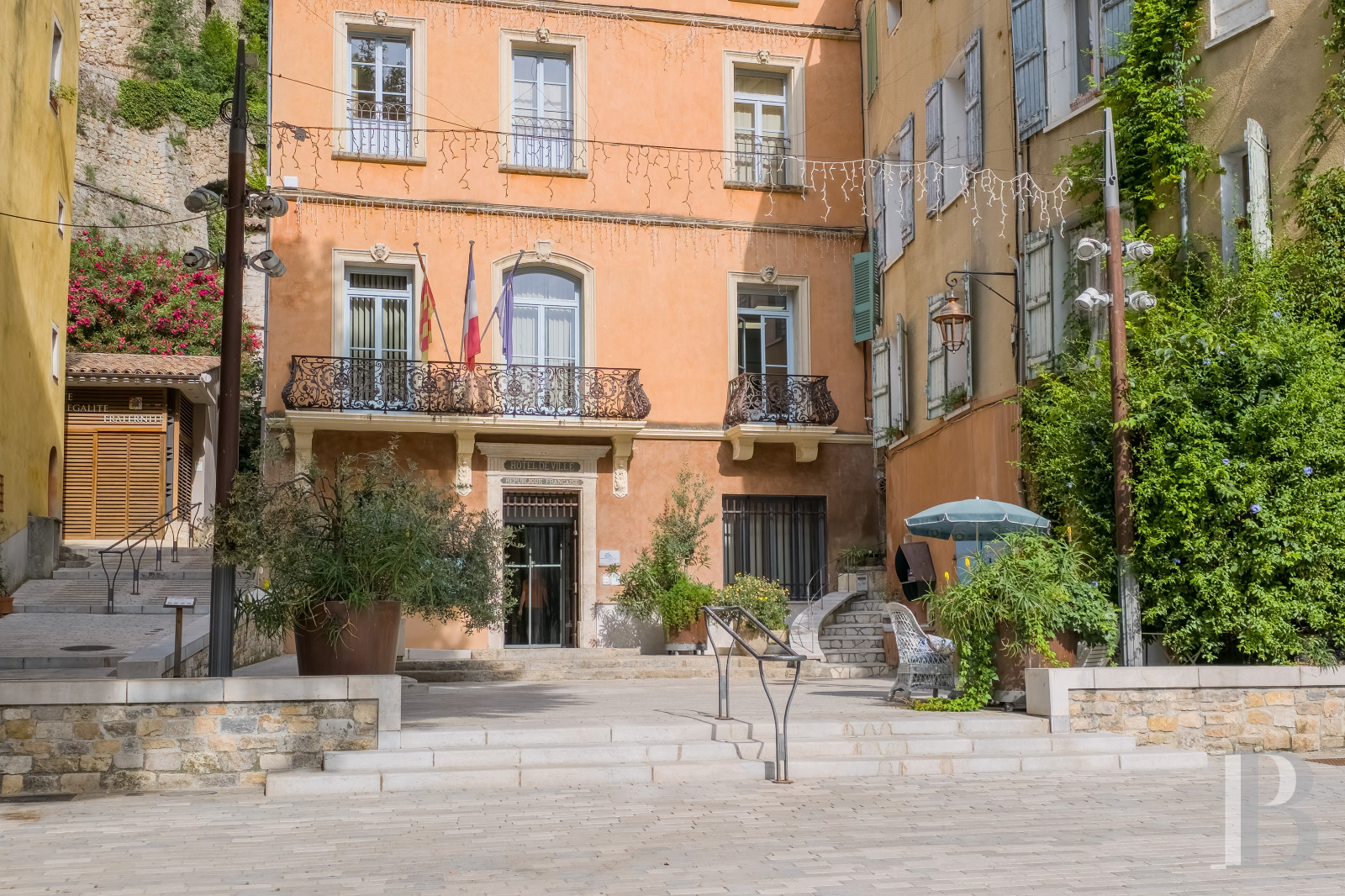 A house in the heart of the village of Cotignac, in the Var  - photo  n°18
